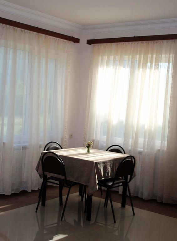 Family & Friends Guest House Dilijan Esterno foto