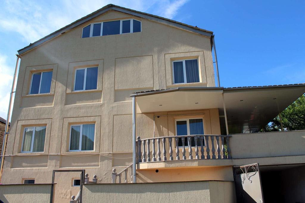 Family & Friends Guest House Dilijan Esterno foto